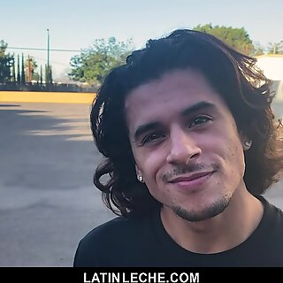 LatinleChe - Gira Latino Rapaz suga um caralhos sem cortes