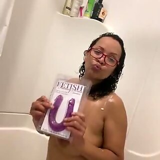 Anna Maria Reif Latina Rasieren in der Dusche