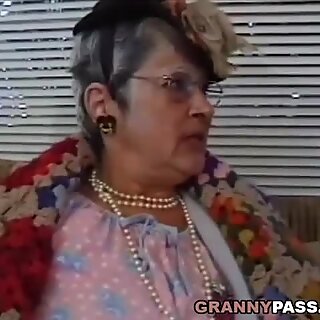おばあちゃん性交youngチンポ