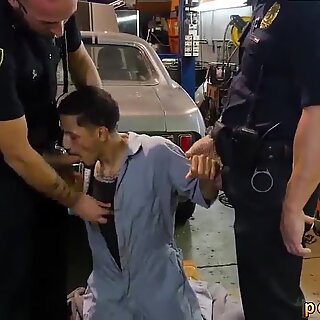 Jongen en agent homo porno video sexy naakt worden gepenetreerd door de politie