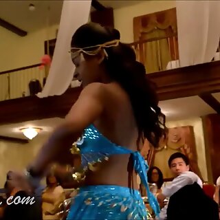 Trini hindu kadın bu seksi chutney dans videoda patik sallamak